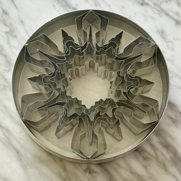 Ateco, 5 Snowflake Cookie Cutters, 4843 - Picture 2 of 6